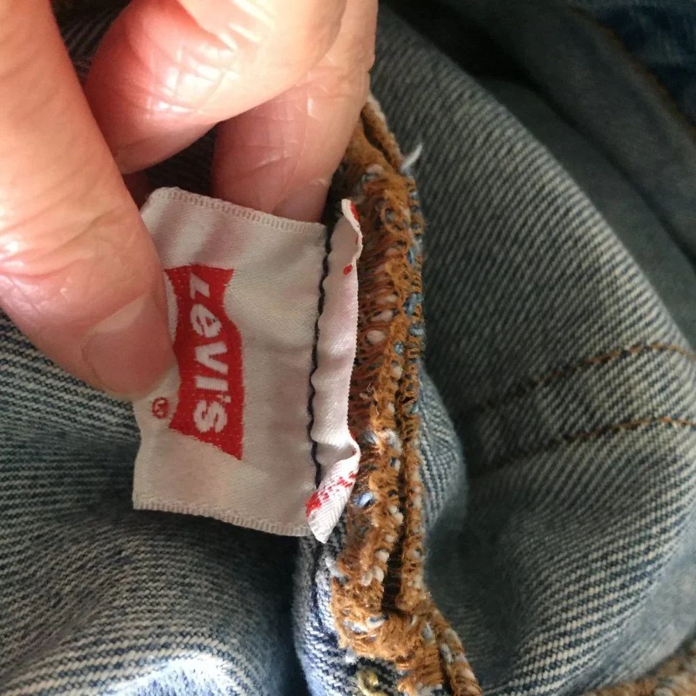 Distressed Levi's - Picture 3 of 4